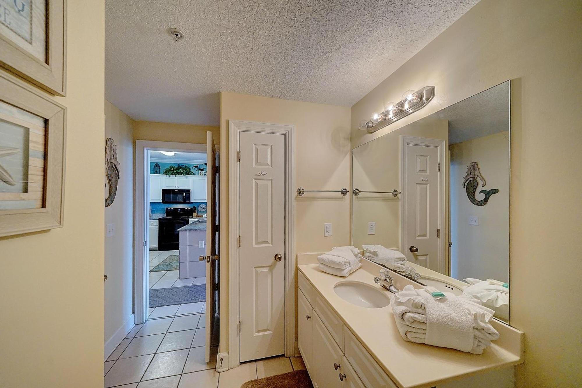 Ocean 1104 Apartment